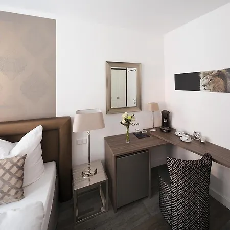 Haus Am Huehnerdieb 2* Άαχεν